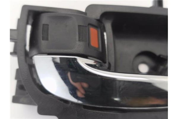 Recambio de manilla int. puerta trasero izquierda para citroen c1 1.0 city edition referencia OEM IAM 692060D271  