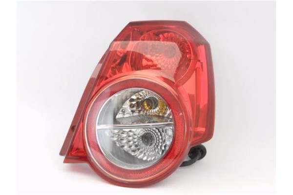 Recambio de piloto trasero derecho para chevrolet aveo berlina 1.2 ls referencia OEM IAM E132707  