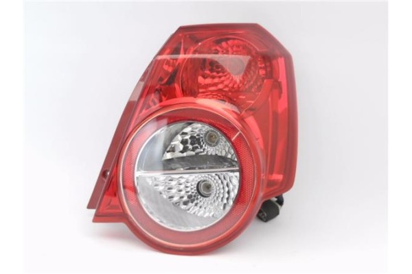 Recambio de piloto trasero derecho para chevrolet aveo berlina 1.2 ls referencia OEM IAM E132707  
