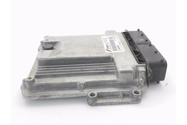 Recambio de centralita para iveco daily chasis 2.3 referencia OEM IAM 5803266230 281039009 