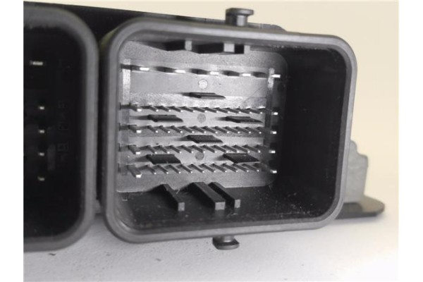 Recambio de centralita para citroen c4 berlina 1.6 attraction referencia OEM IAM 9676760880 S180123001E 