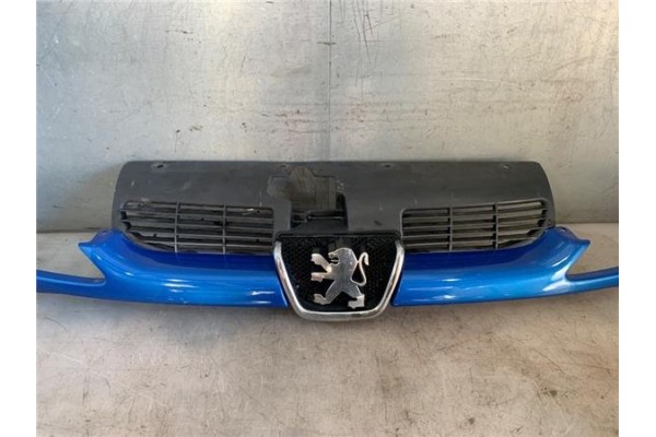 Recambio de rejilla capo para peugeot 206 cc cabrio-coupé 1.6 16v referencia OEM IAM 96495663XT 9651791577 