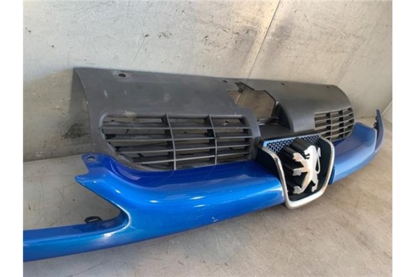 Recambio de rejilla capo para peugeot 206 cc cabrio-coupé 1.6 16v referencia OEM IAM 96495663XT 9651791577 