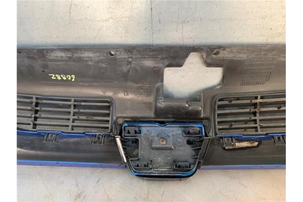 Recambio de rejilla capo para peugeot 206 cc cabrio-coupé 1.6 16v referencia OEM IAM 96495663XT 9651791577 