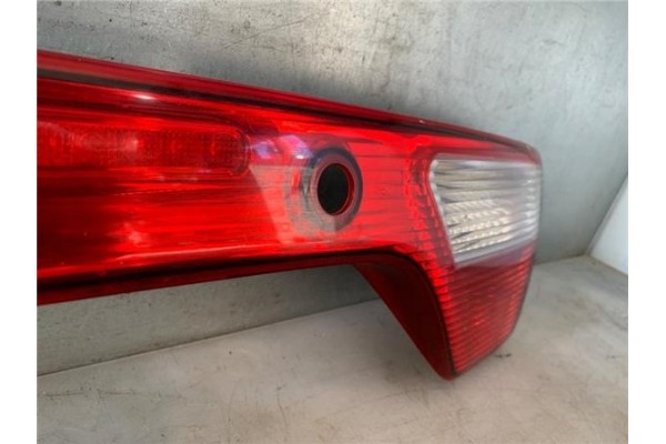 Recambio de piloto trasero central para seat toledo (1m2) 1.9 tdi referencia OEM IAM 1M5945225D  