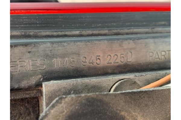 Recambio de piloto trasero central para seat toledo (1m2) 1.9 tdi referencia OEM IAM 1M5945225D  