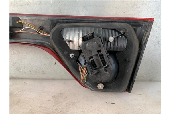 Recambio de piloto trasero central para seat toledo (1m2) 1.9 tdi referencia OEM IAM 1M5945225D  