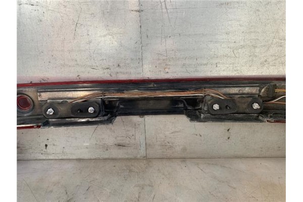 Recambio de piloto trasero central para seat toledo (1m2) 1.9 tdi referencia OEM IAM 1M5945225D  