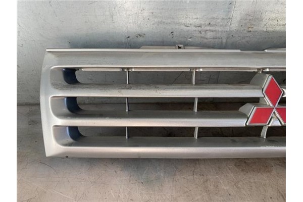 Recambio de rejilla capo para mitsubishi montero pinin (h6_w, h7_w) 1.8 gdi (h66w) referencia OEM IAM MR339275  