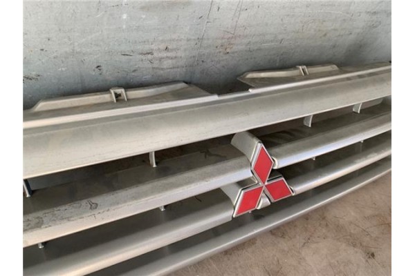 Recambio de rejilla capo para mitsubishi montero pinin (h6_w, h7_w) 1.8 gdi (h66w) referencia OEM IAM MR339275  