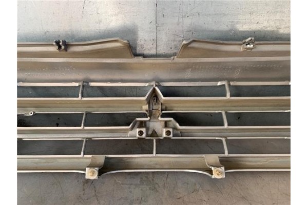 Recambio de rejilla capo para mitsubishi montero pinin (h6_w, h7_w) 1.8 gdi (h66w) referencia OEM IAM MR339275  