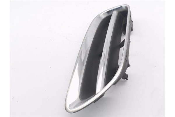 Recambio de rejilla capo para nissan micra (k11) 1.0 referencia OEM IAM 623226F600  