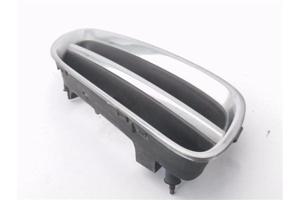 Recambio de rejilla capo para nissan micra (k11) 1.0 referencia OEM IAM 623226F600  