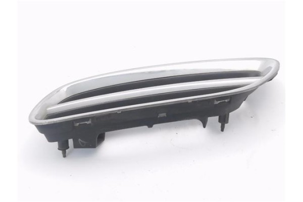 Recambio de rejilla capo para nissan micra (k11) 1.0 referencia OEM IAM 623326F600  