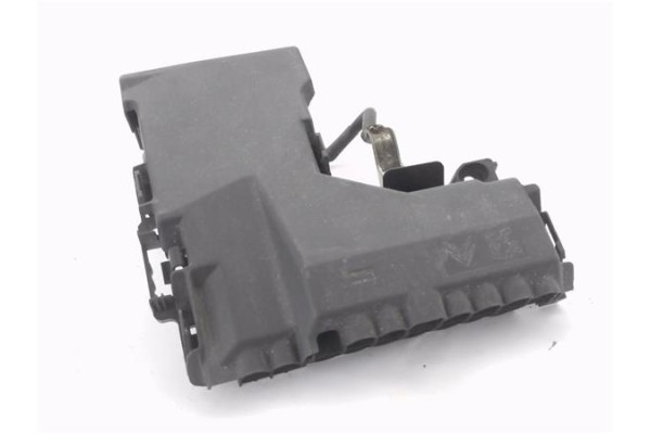 Recambio de caja fusibles/rele para citroen c4 berlina 1.6 attraction referencia OEM IAM 9665878280 451967003 