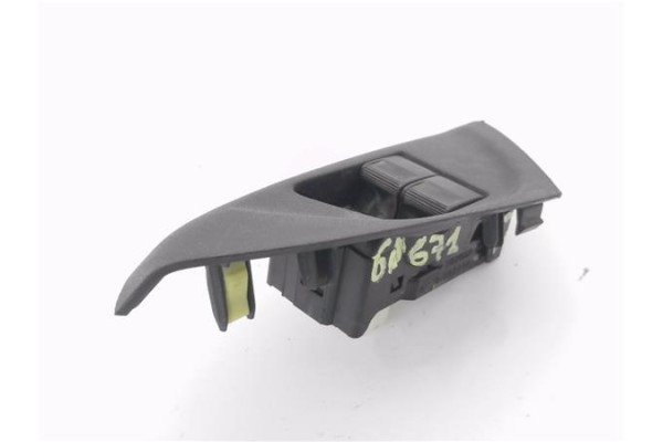 Recambio de mando elevalunas delantero izquierdo para citroen c1 1.0 city edition referencia OEM IAM 193114  