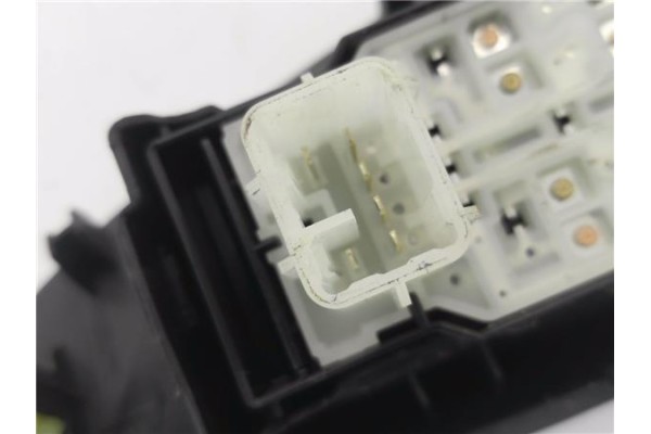 Recambio de mando elevalunas delantero izquierdo para citroen c1 1.0 city edition referencia OEM IAM 193114  