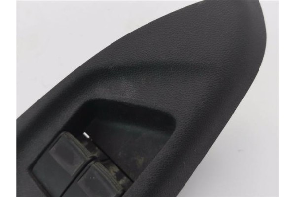 Recambio de mando elevalunas delantero izquierdo para citroen c1 1.0 city edition referencia OEM IAM 193114  