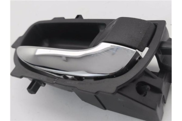 Recambio de manilla int. puerta delantero derecha para citroen c1 1.0 city edition referencia OEM IAM 692050D271 92057A2 