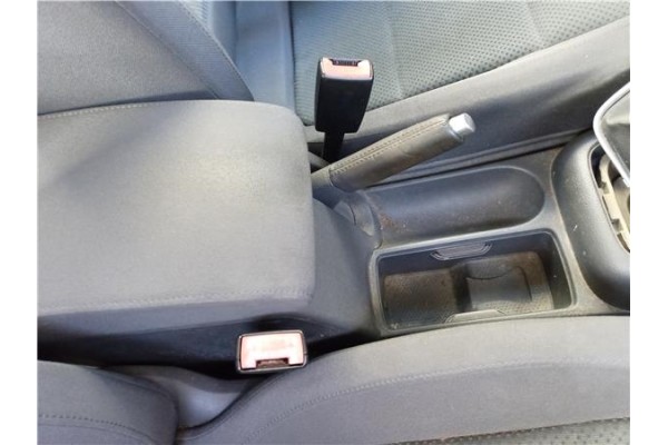 Recambio de anclaje cinturon delantero izquierdo para volkswagen golf v plus (5m1) 1.9 tdi referencia OEM IAM 1K4857755M  