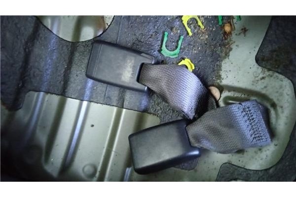 Recambio de anclaje cinturon trasero izquierdo para lexus is ii (_xe2_) 220 d (ale20) referencia OEM IAM 7348053020C1 7337053010