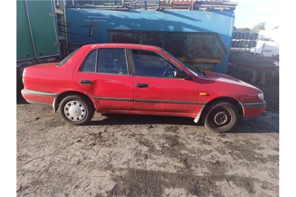 nissan sunny berlina (n14) del año 1991