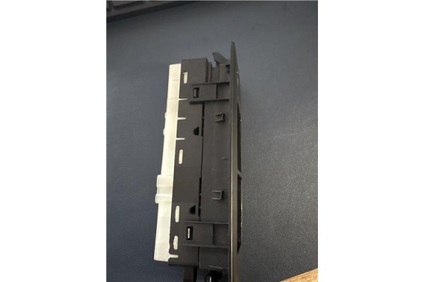 Recambio de mando elevalunas delantero izquierdo para nissan qashqai (j10) 2.0 referencia OEM IAM 25401BR00B  