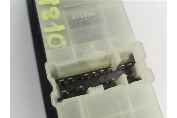 Recambio de mando elevalunas delantero izquierdo para nissan qashqai (j10) 2.0 referencia OEM IAM 25401BR00B  