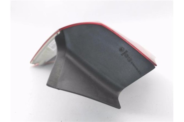 Recambio de piloto trasero derecho para opel astra j berlina 5p 1.6 selective referencia OEM IAM 13262012  