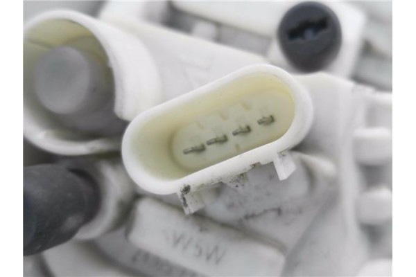 Recambio de piloto trasero derecho para opel astra j berlina 5p 1.6 selective referencia OEM IAM 13262012  