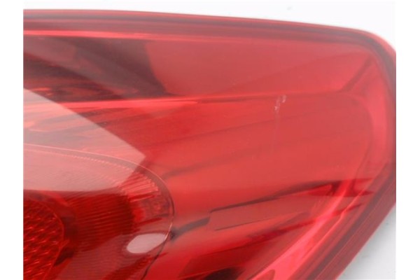 Recambio de piloto trasero derecho para opel astra j berlina 5p 1.6 selective referencia OEM IAM 13262012  