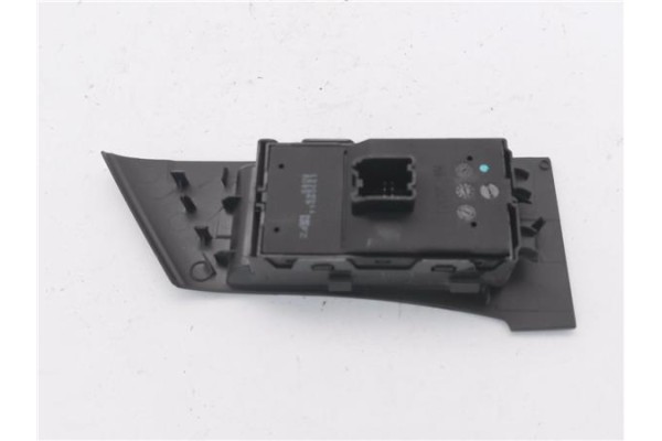 Recambio de mando elevalunas delantero izquierdo para opel astra j berlina 5p 1.6 selective referencia OEM IAM 13305011  