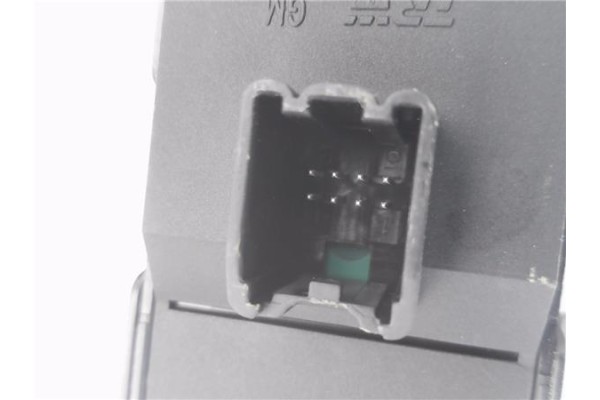 Recambio de mando elevalunas delantero izquierdo para opel astra j berlina 5p 1.6 selective referencia OEM IAM 13305011  