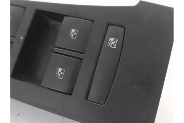 Recambio de mando elevalunas delantero izquierdo para opel astra j berlina 5p 1.6 selective referencia OEM IAM 13305011  