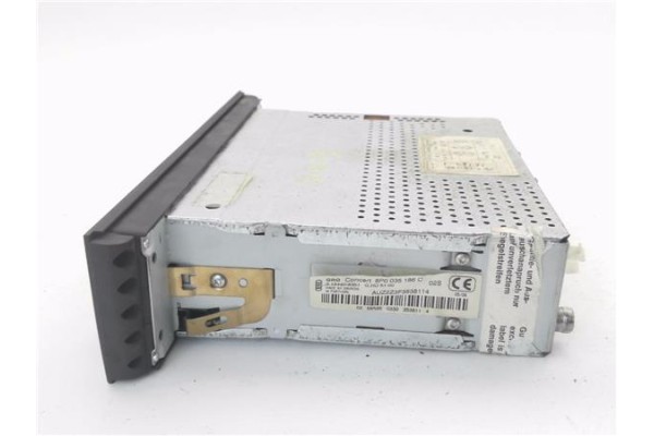 Recambio de autoradio para audi a3 sportback (8pa) 2.0 tdi ambiente referencia OEM IAM 8P0035186C  