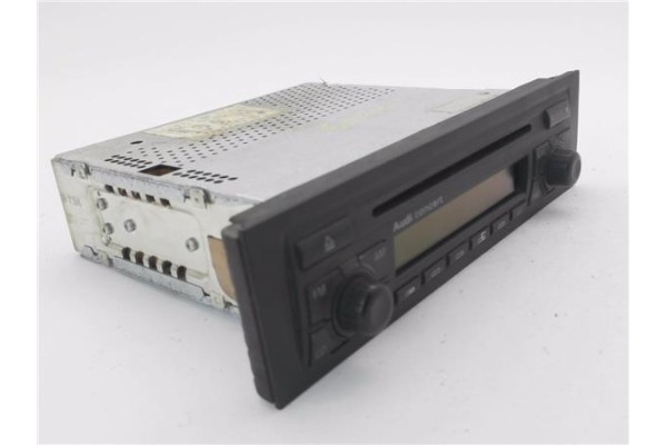 Recambio de autoradio para audi a3 sportback (8pa) 2.0 tdi ambiente referencia OEM IAM 8P0035186C  