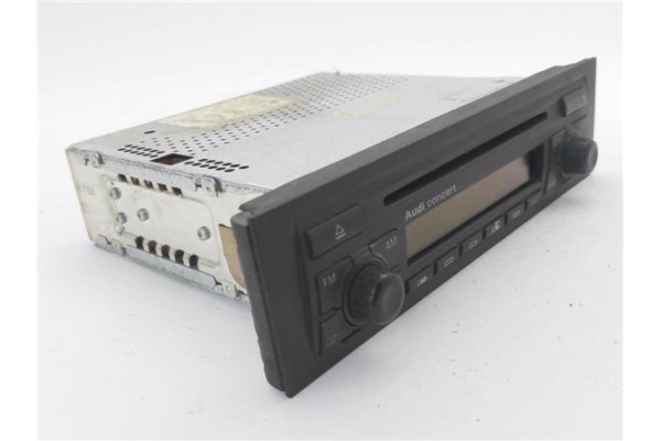 Recambio de autoradio para audi a3 sportback (8pa) 2.0 tdi ambiente referencia OEM IAM 8P0035186C  