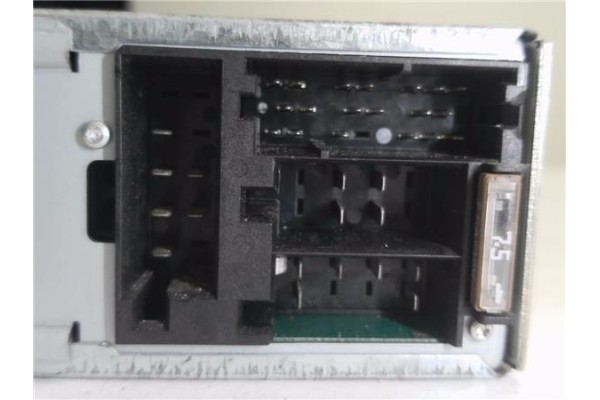 Recambio de autoradio para audi a3 sportback (8pa) 2.0 tdi ambiente referencia OEM IAM 8P0035186C  