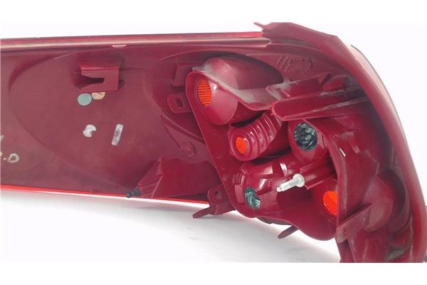 Recambio de piloto trasero derecho para peugeot 207 sw 1.6 hdi referencia OEM IAM 6351CT  