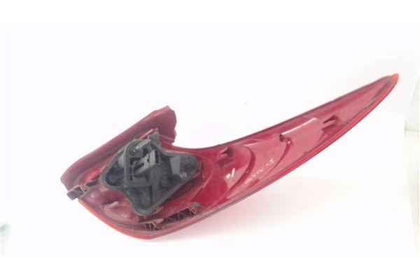 Recambio de piloto trasero izquierdo para peugeot 207 sw 1.6 hdi referencia OEM IAM 6350CT  