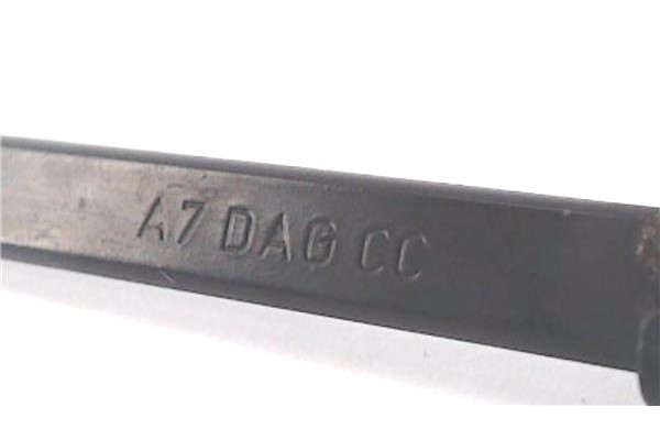 Recambio de brazo limpiaparabrisas delantero izquierdo para peugeot 207 1.4 referencia OEM IAM A7DAGCC  