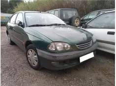 toyota avensis berlina (t22) del año 1998