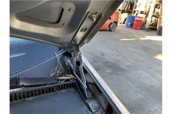 Recambio de bisagra capo izquierda para volkswagen golf v (1k1) 2.0 tdi 16v referencia OEM IAM 5K0823301B 1KM823301 