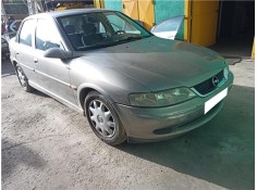 opel vectra b berlina del año 2000