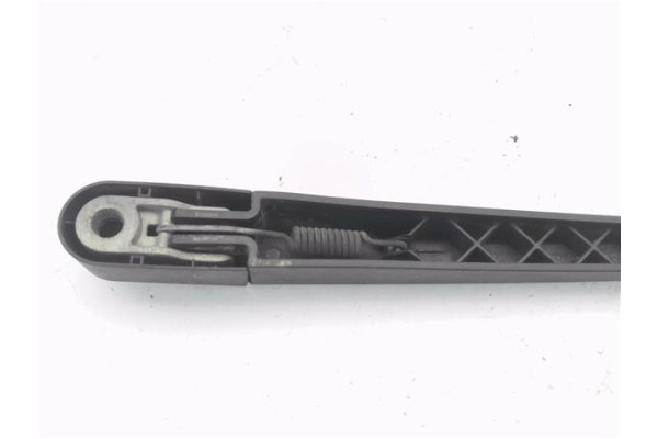 Recambio de brazo limpiaparabrisas trasero para peugeot 207 1.4 referencia OEM IAM A7DAGCP  