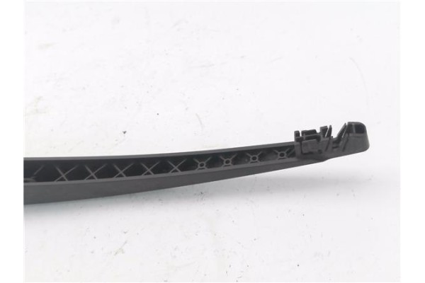 Recambio de brazo limpiaparabrisas trasero para peugeot 207 1.4 referencia OEM IAM A7DAGCP  
