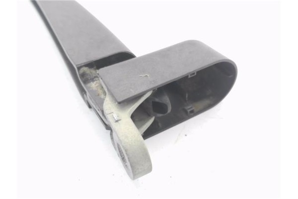 Recambio de brazo limpiaparabrisas trasero para peugeot 207 1.4 referencia OEM IAM A7DAGCP  