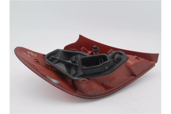 Recambio de piloto trasero derecho para peugeot 207 1.4 referencia OEM IAM 085501944RR  