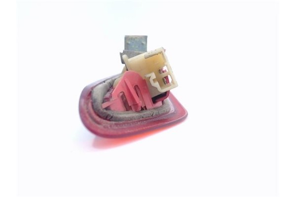 Recambio de luz central de freno para volkswagen polo iv (9n1) 1.4 16v referencia OEM IAM 6Q6945097 95060770 