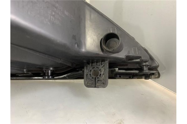 Recambio de faro delantero izquierdo para ssangyong kyron 2.0 200 xdi referencia OEM IAM 8310309102  